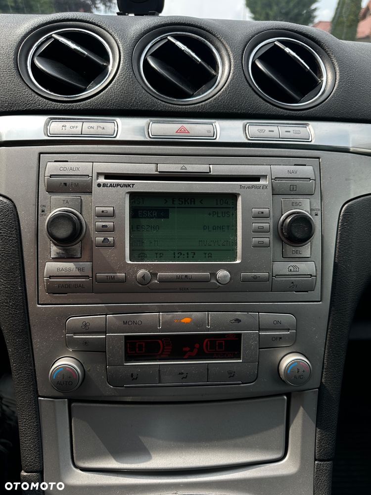 Ford S-Max - 22
