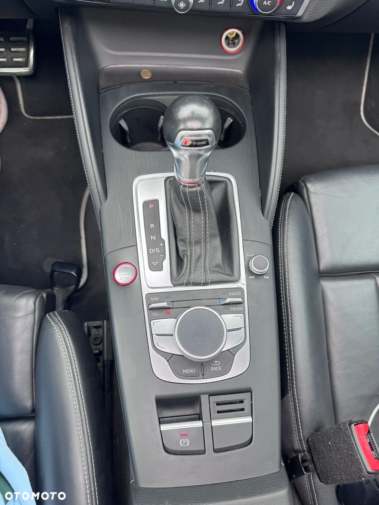 Audi S3 S tronic - 19