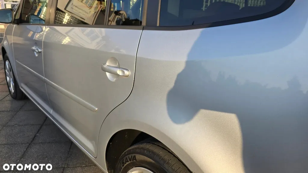 Volkswagen Touran 2.0 TDI DPF BlueMotion Technology Comfortline - 30