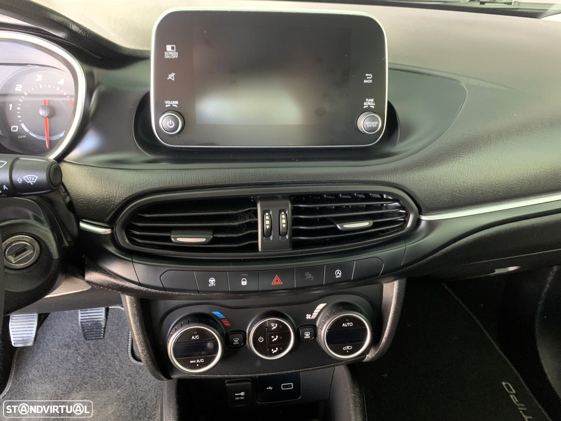 Fiat Tipo 1.3 M-Jet Lounge Tech J17 - 13