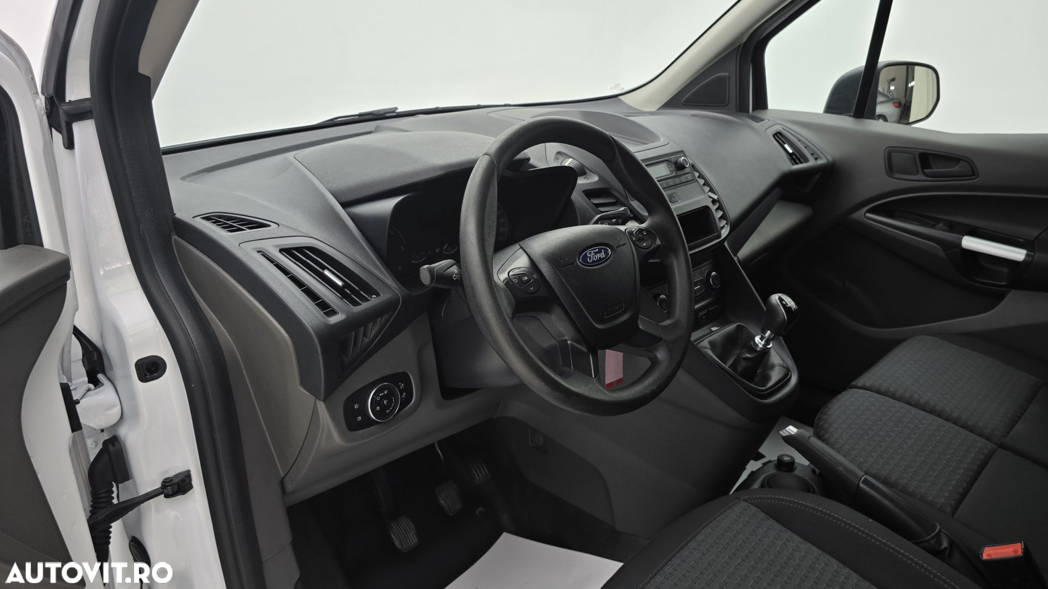Ford Transit Connect - 13