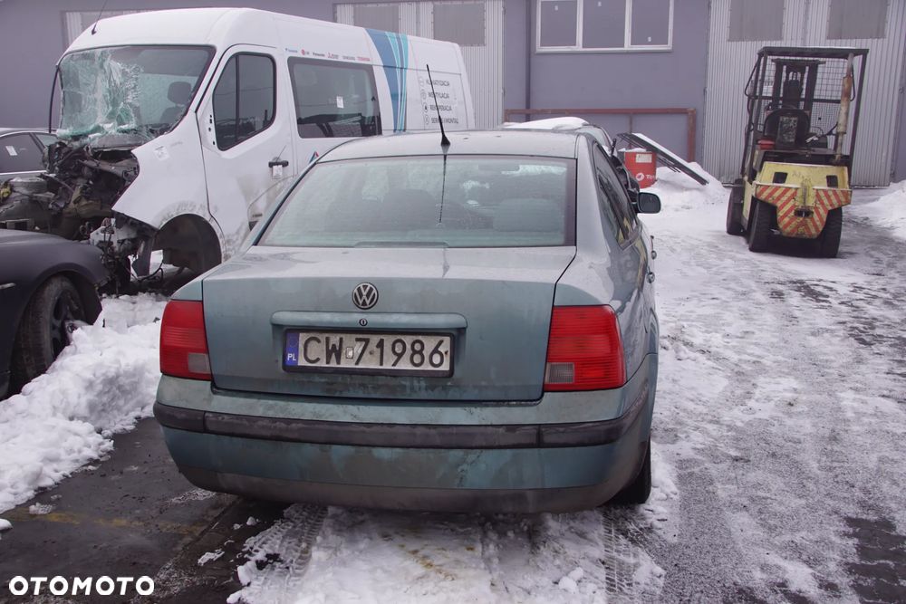 Auto na części - VW Passat B5 1.8 20V 125 KM ADR DHZ LB6N 1998R Skrzynia Drzwi Maska Klapa Zderzak Błotnik Lampa Klamka Lusterko Szyba Deska Kokpit Sterownik Moduł Czujnik Licznik Panel Kierownica - 5