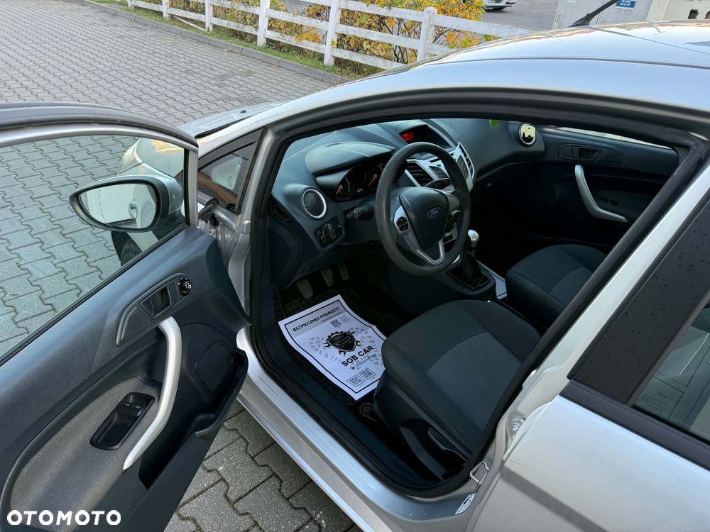 Ford Fiesta - 12