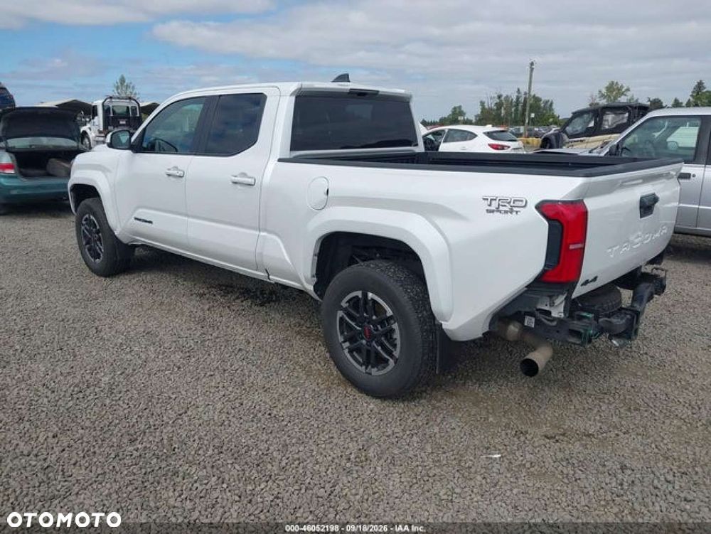 Toyota Tacoma - 4