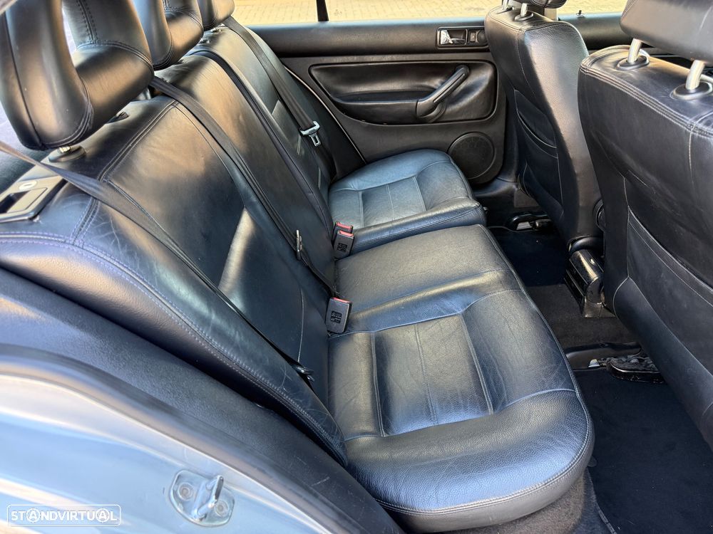 VW Bora 1.9 TDi Highline - 14