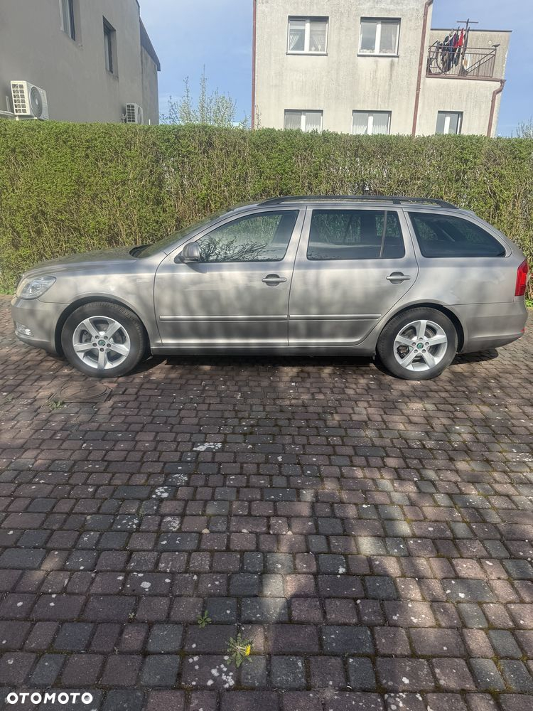 Skoda Octavia 1.4 TSI Family DSG - 9