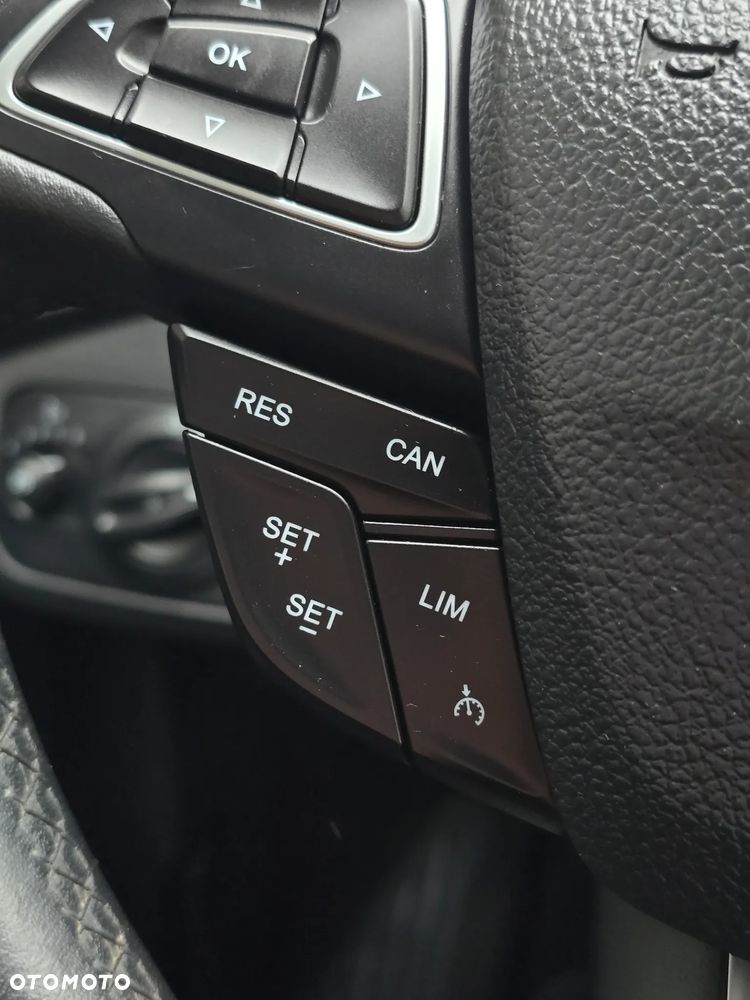 Ford Kuga 1.5 EcoBoost 2x4 Titanium - 31