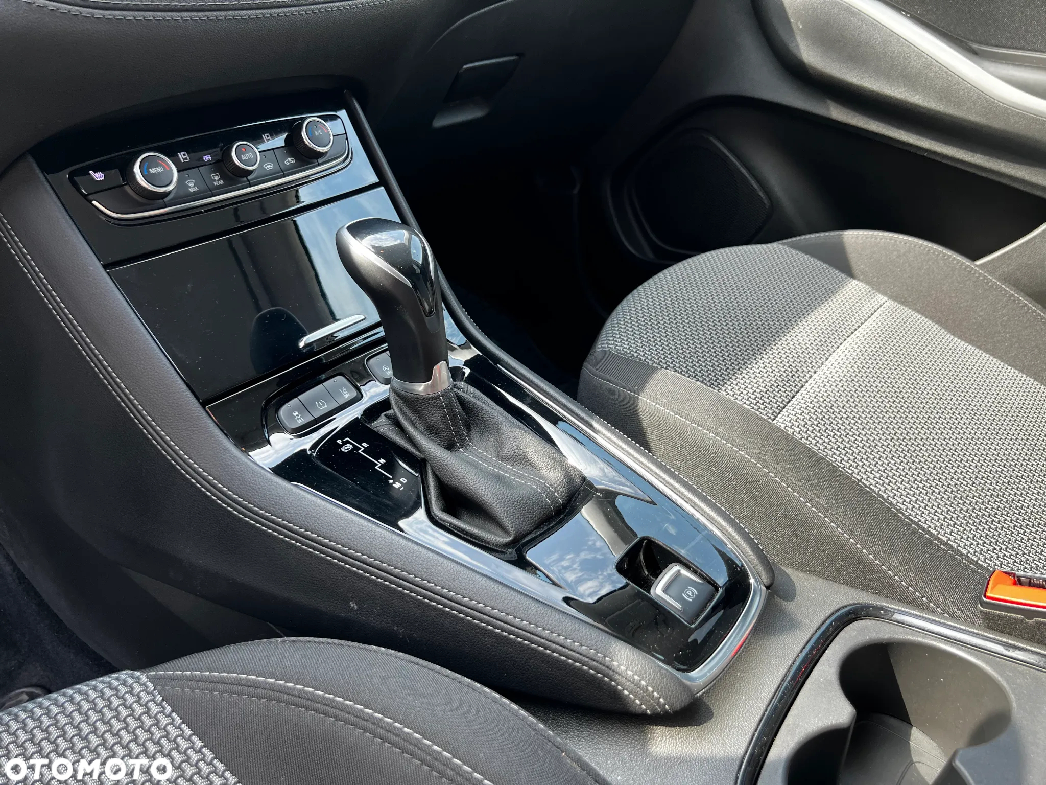 Opel Grandland X 1.2 T GPF Edition S&S - 12