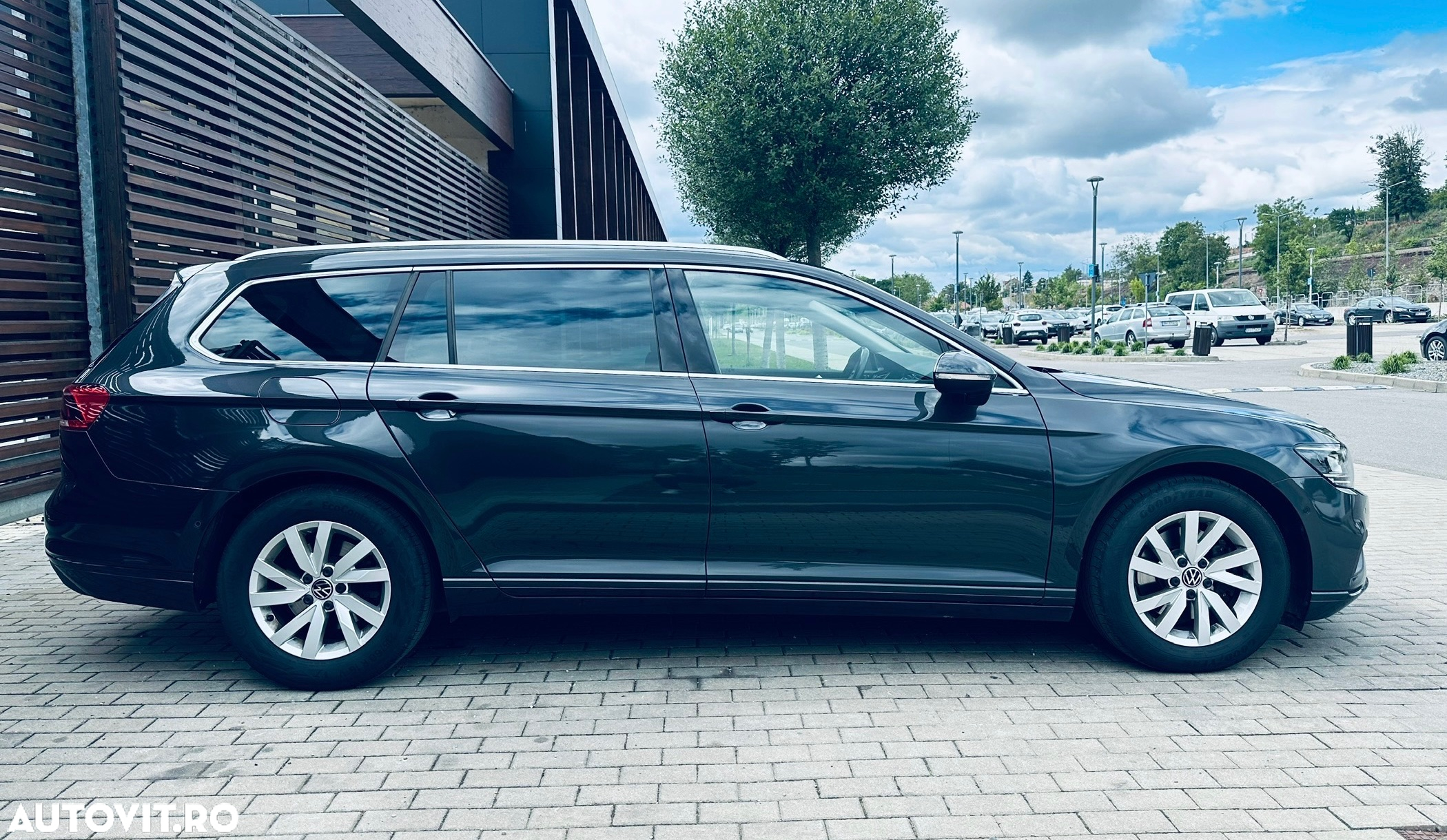 Volkswagen Passat Variant 2.0 TDI DSG Business - 4