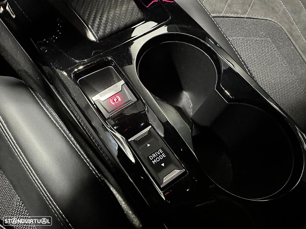 Peugeot e-2008 50 kWh GT - 41