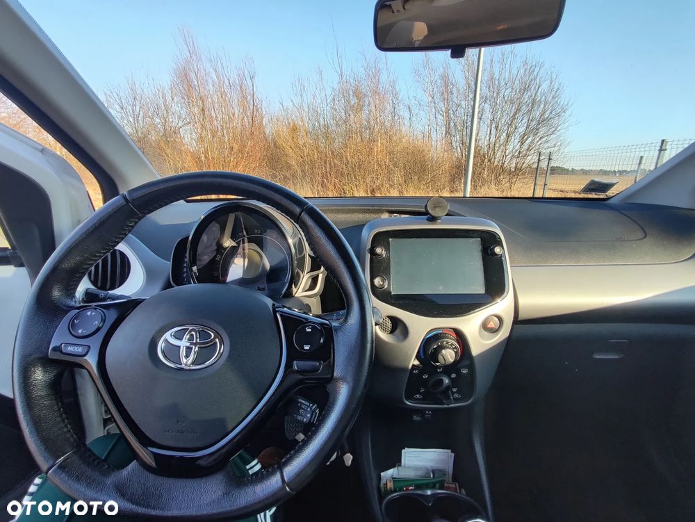 Toyota Aygo x-play - 8