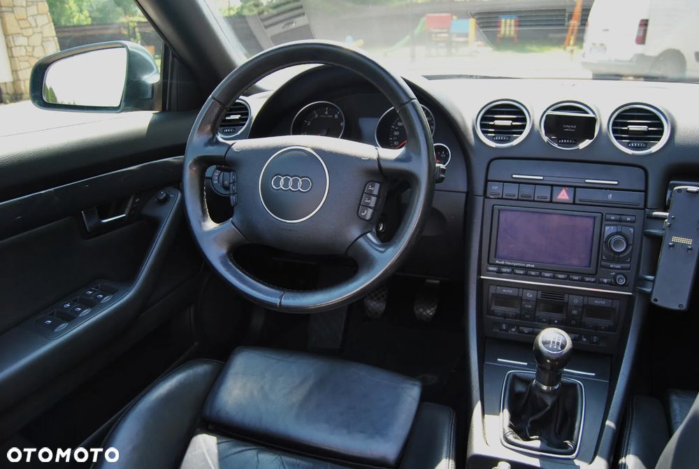 Audi A4 Cabrio 1.8 T quattro - 11