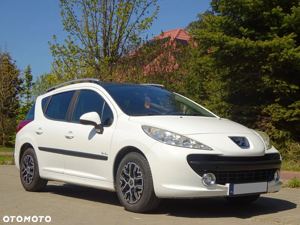 Peugeot 207 - 1