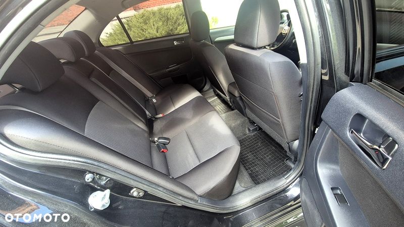 Mitsubishi Lancer 1.8 Invite - 37