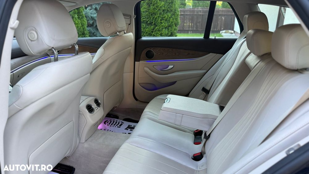 Mercedes-Benz E 220 d 4Matic T 9G-TRONIC Avantgarde - 11