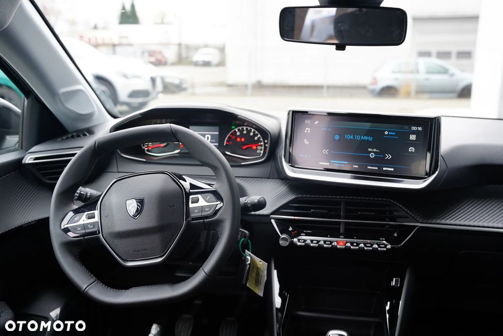 Peugeot 208 - 10