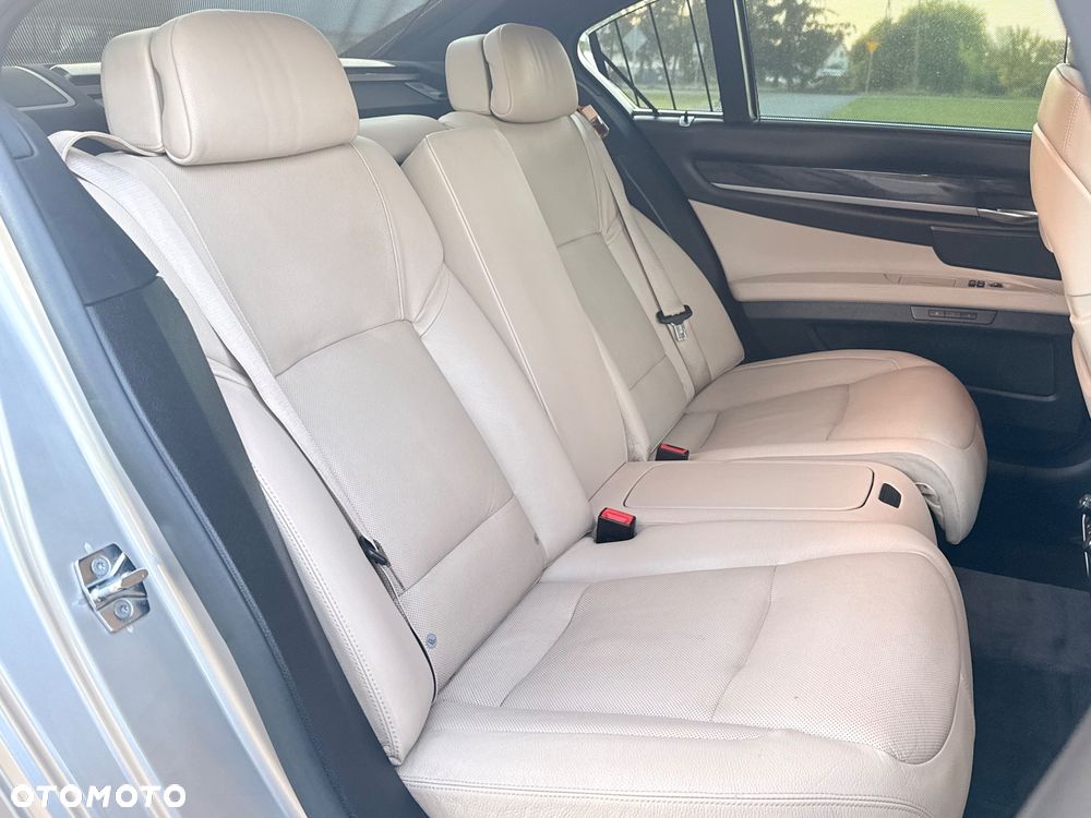 BMW Seria 7 730d - 25