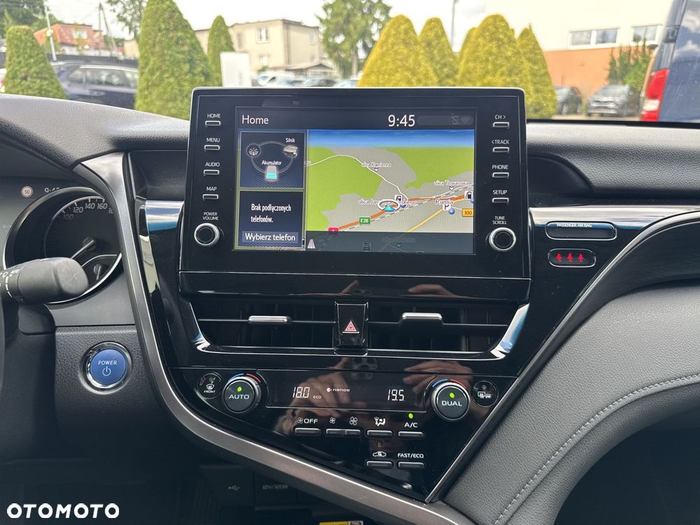 Toyota Camry 2.5 Hybrid Executive CVT - 24