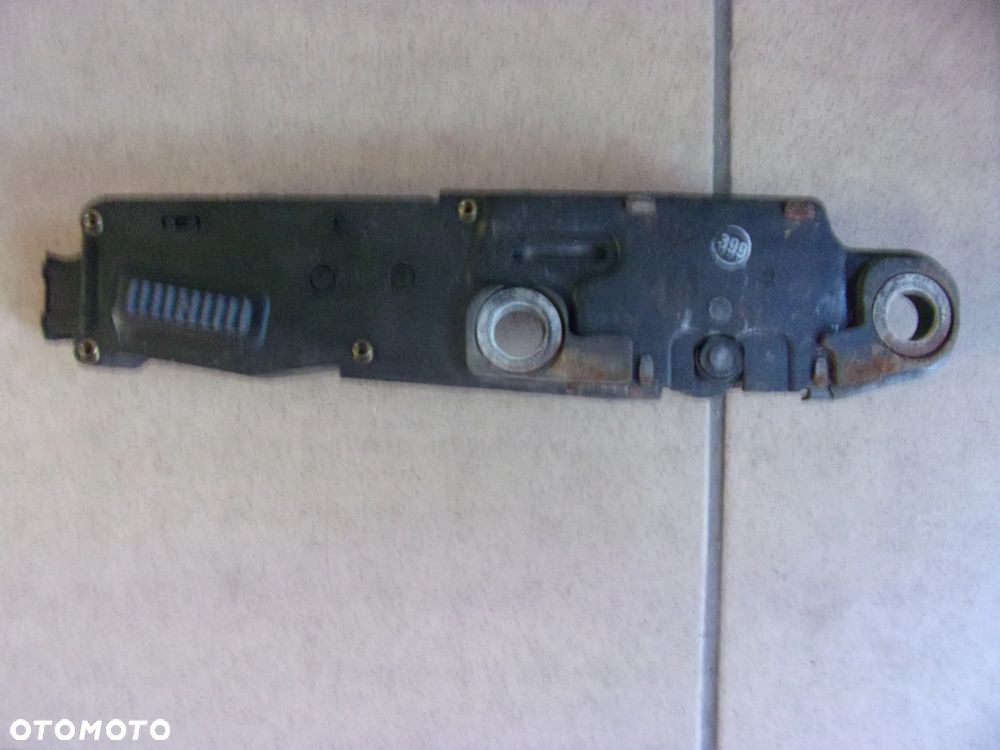 VW PASSAT B6 KOMBI ZAMEK KLAPY BAGAŻNIKA DOCIĄG 3C9827887B - 2