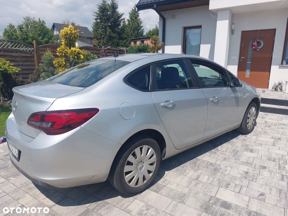 Opel Astra 1.4 T Active EU6 - 8