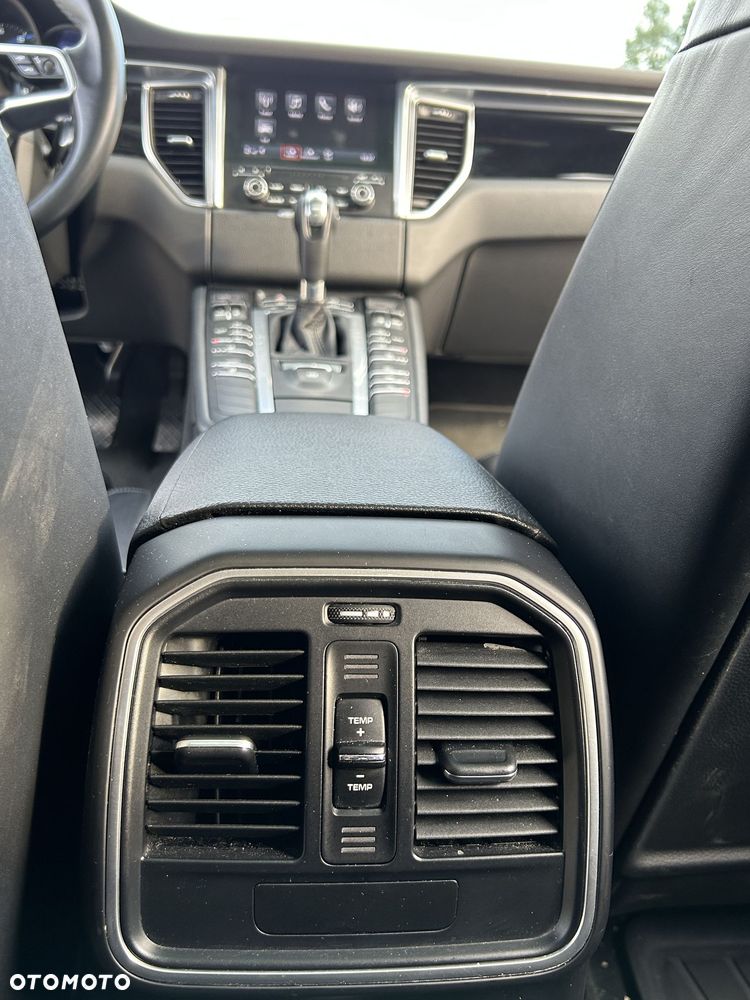 Porsche Macan - 25