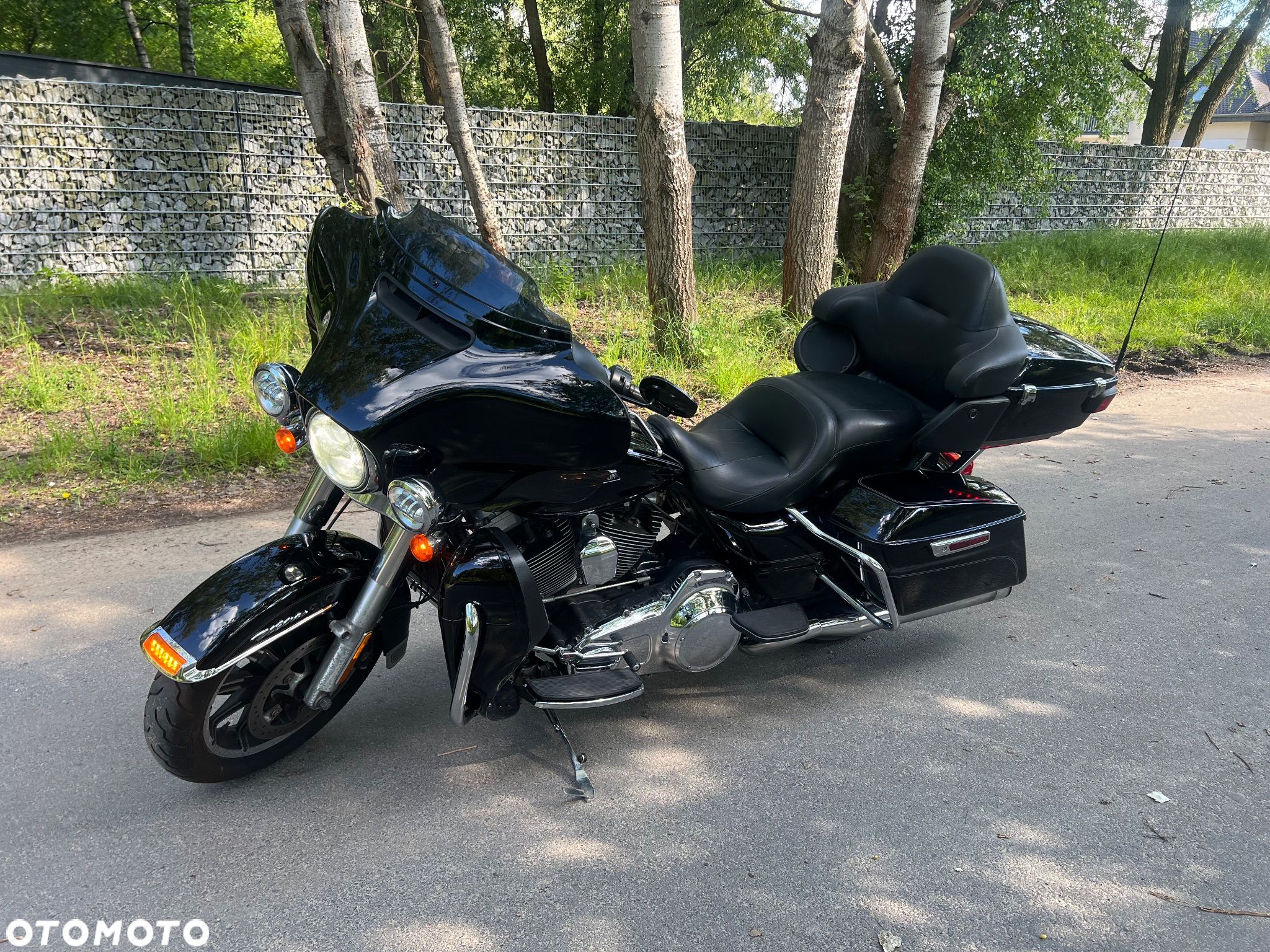 Harley-Davidson FLH Electra Glide - 1