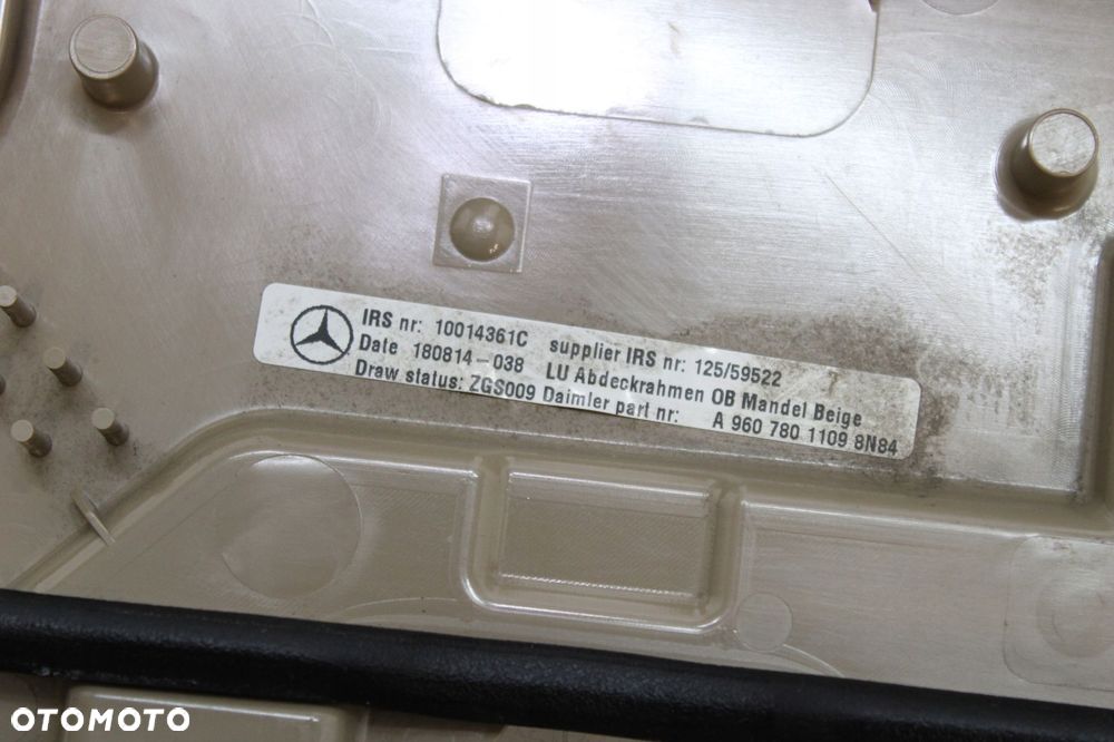 MERCEDES ACTROS MP4 OSŁONA RAMKA SZYBEDACHU A9607801109 - 4