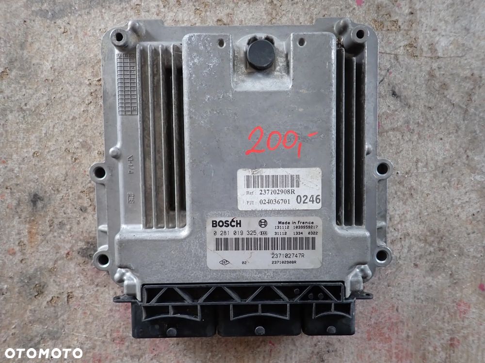 RENAULT CLIO IV STEROWNIK SILNIKA KOMPUTER 237102747R - 1