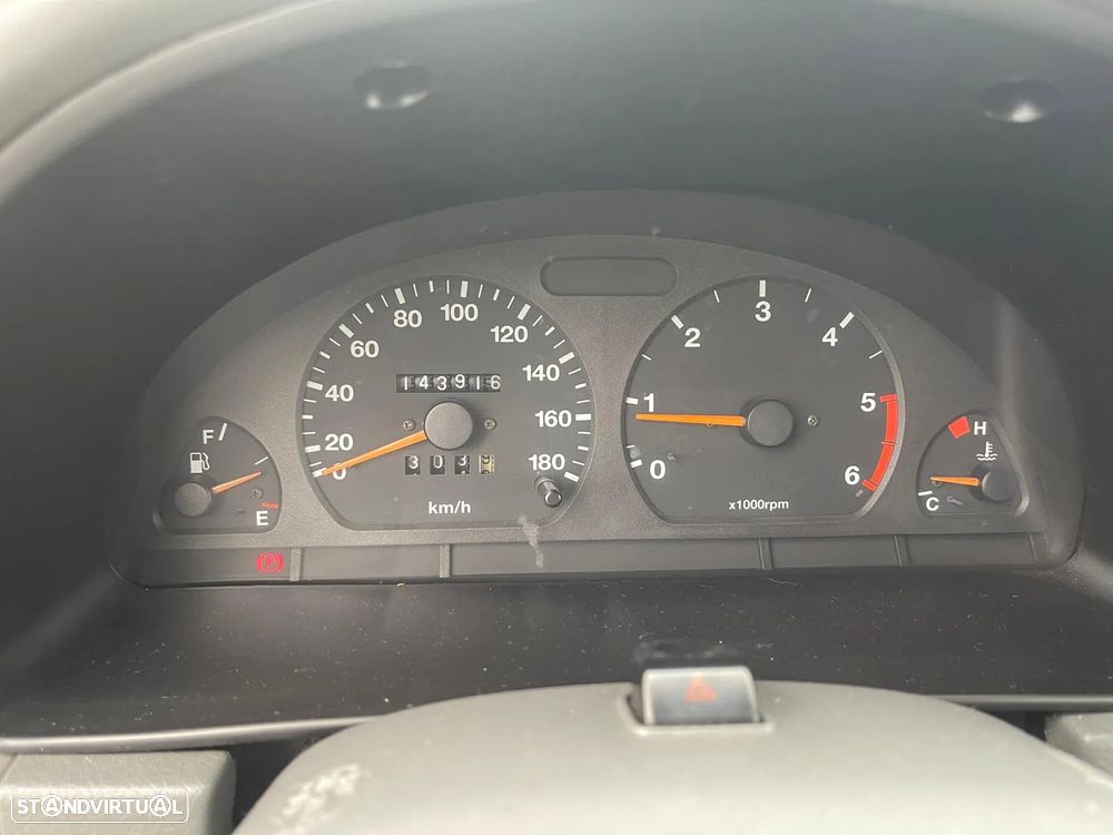 Suzuki Vitara 1.9 TD JLX - 14