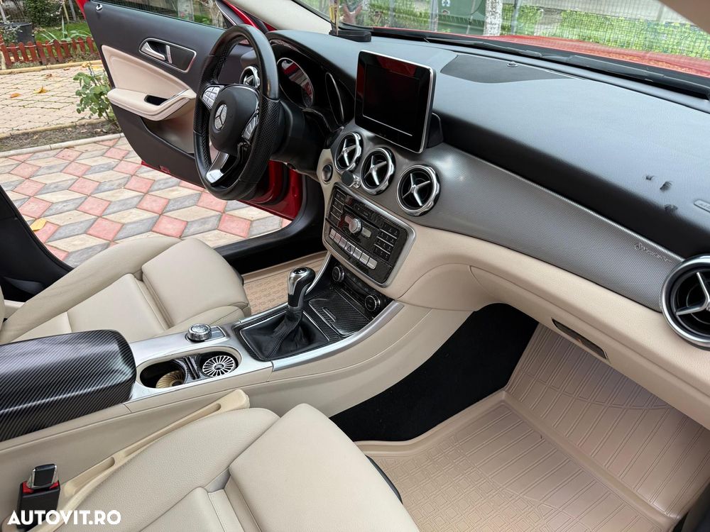 Mercedes-Benz GLA 180 - 8