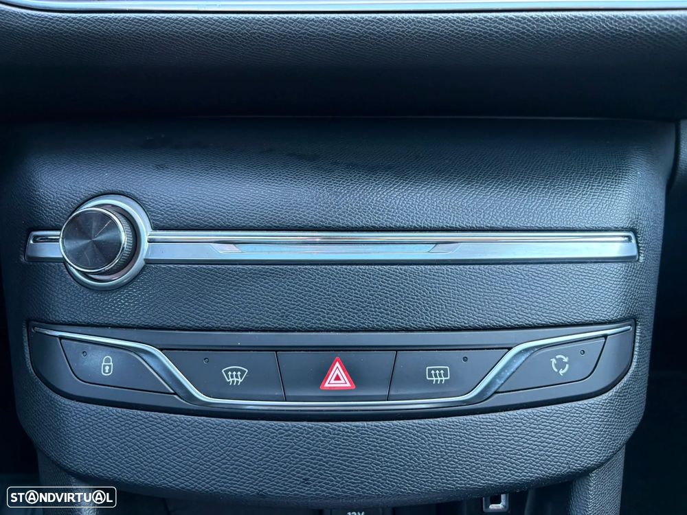 Peugeot 308 SW 1.6 BlueHDi Allure - 21