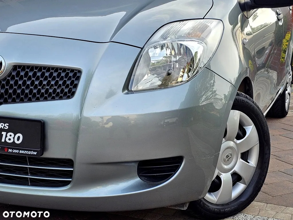 Toyota Yaris 1.3 VVT-i Sol - 4