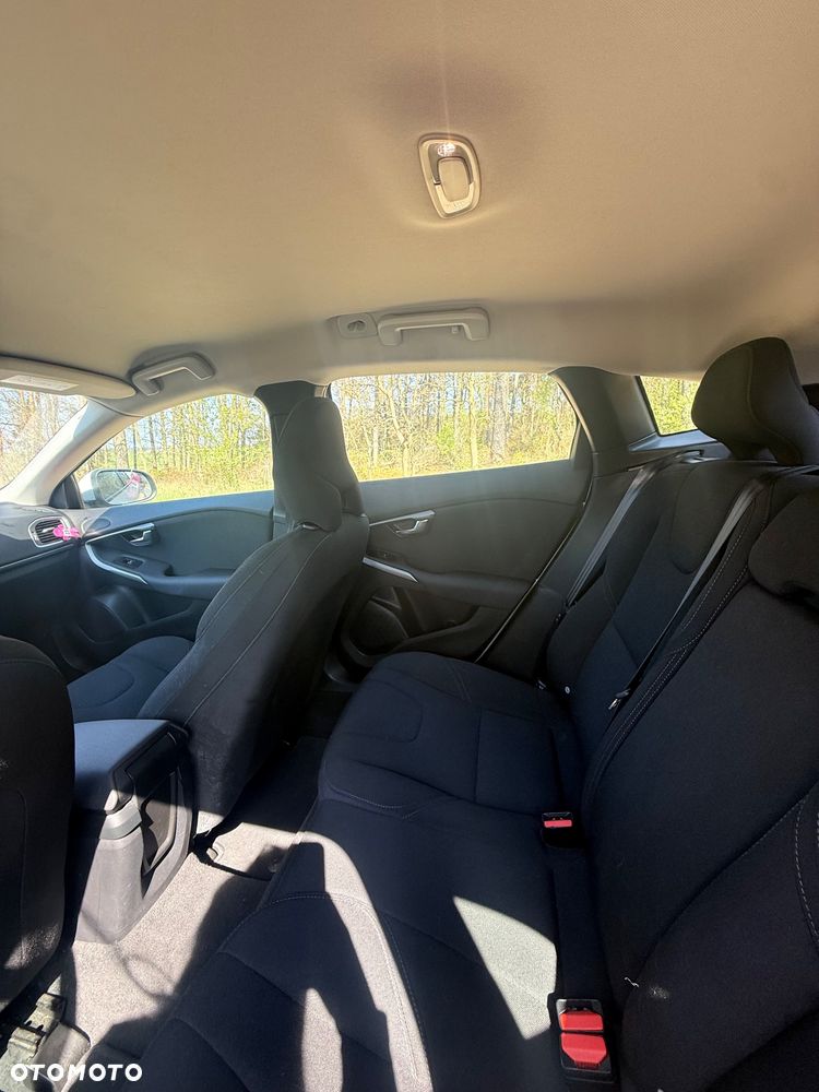 Volvo V40 D2 Drive-E Momentum - 6