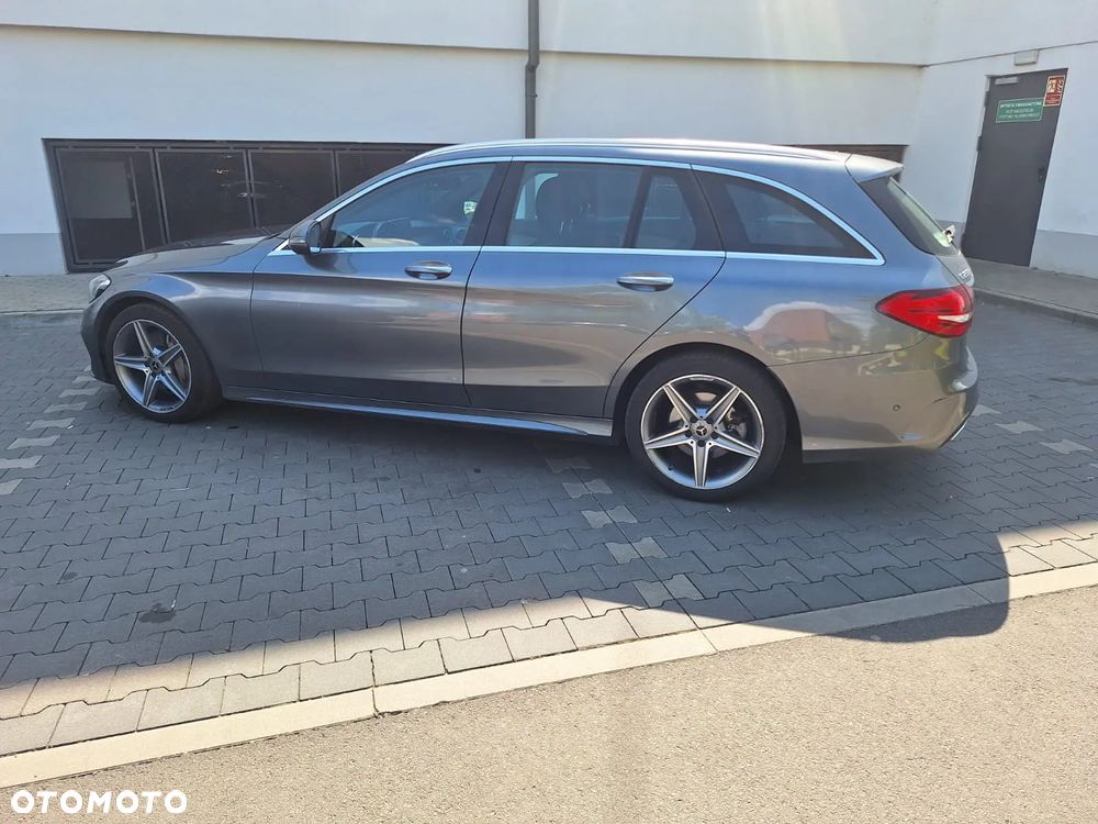 Mercedes-Benz Klasa C 250 d 4Matic T 9G-TRONIC AMG Line - 12