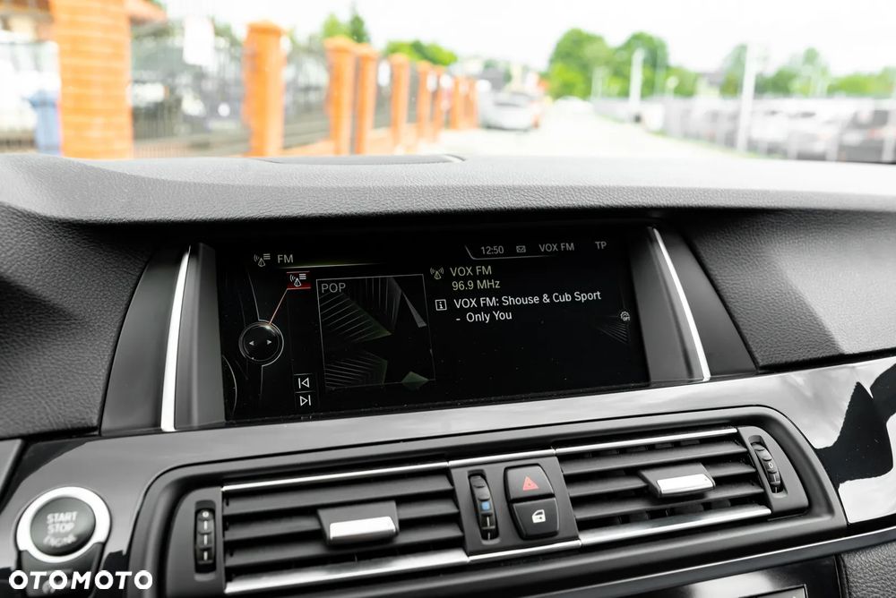 BMW Seria 5 525d xDrive Sport-Aut Modern Line - 35
