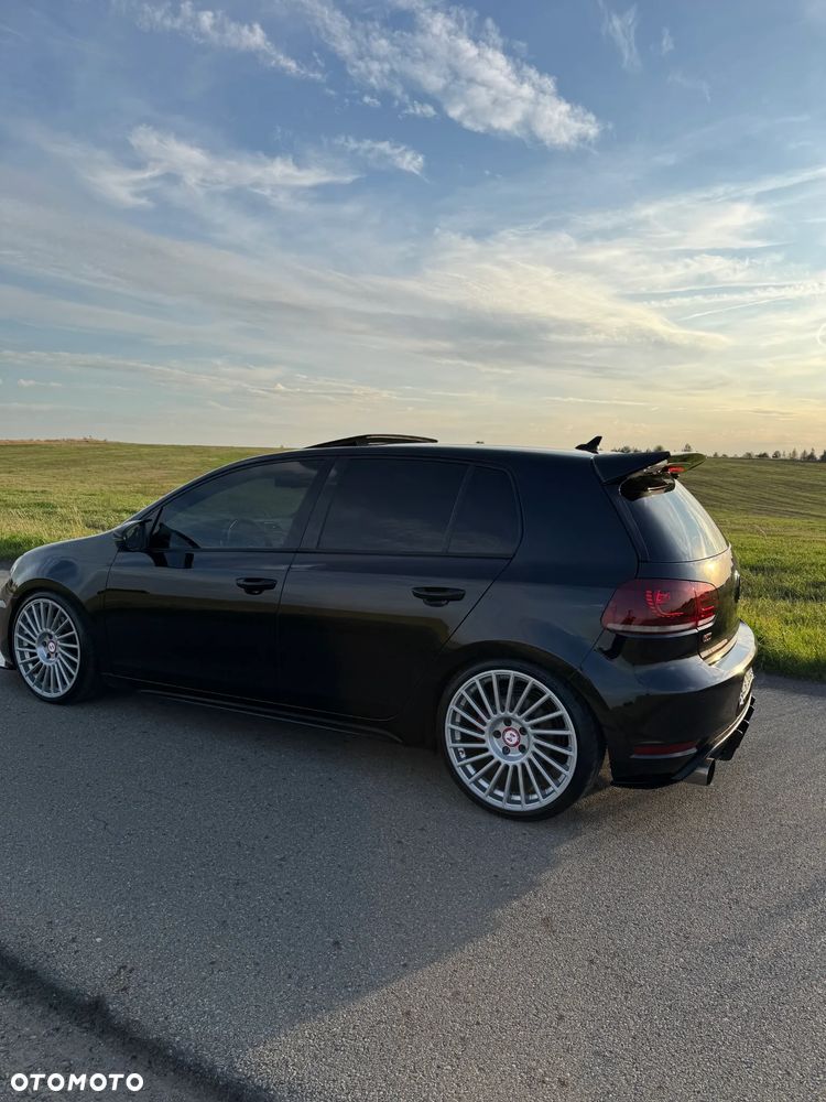 Volkswagen Golf 2010 photo 5