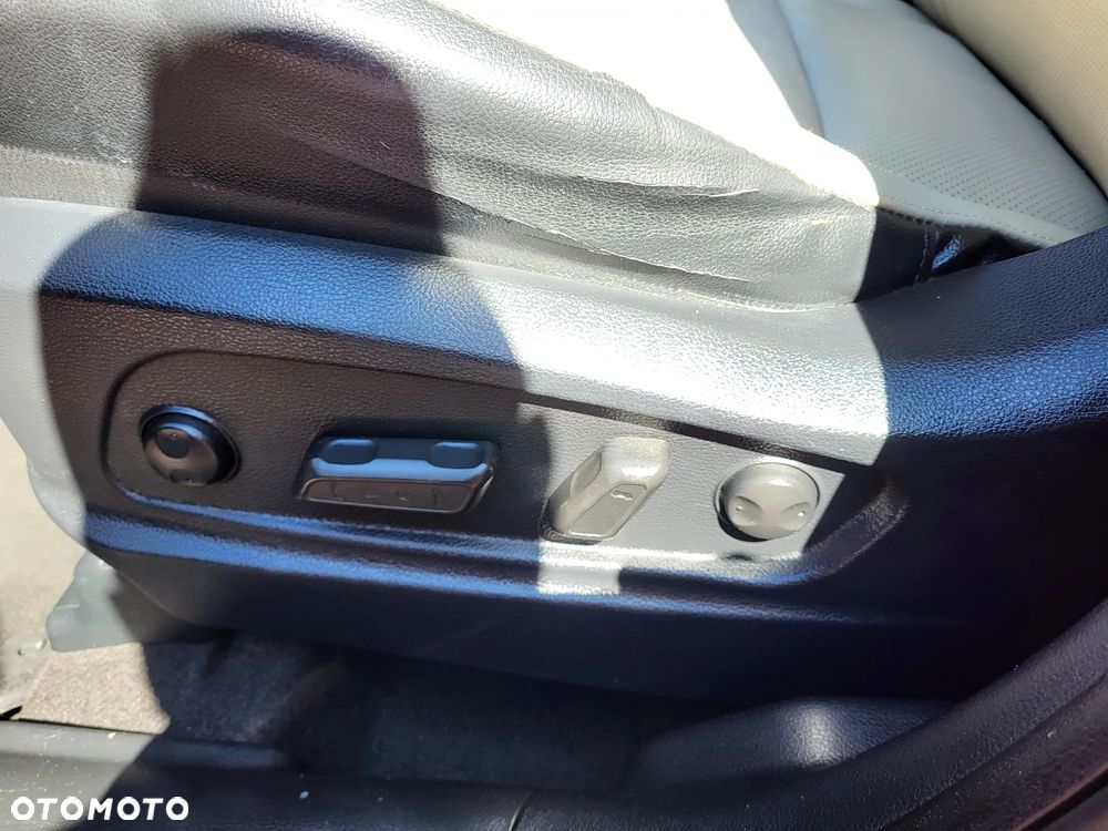 Kia Carens 1.7 CRDi Vision - 11