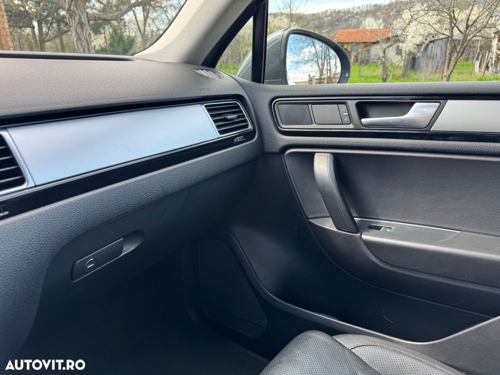 Volkswagen Touareg 3.0 V6 TDI BMT - 19