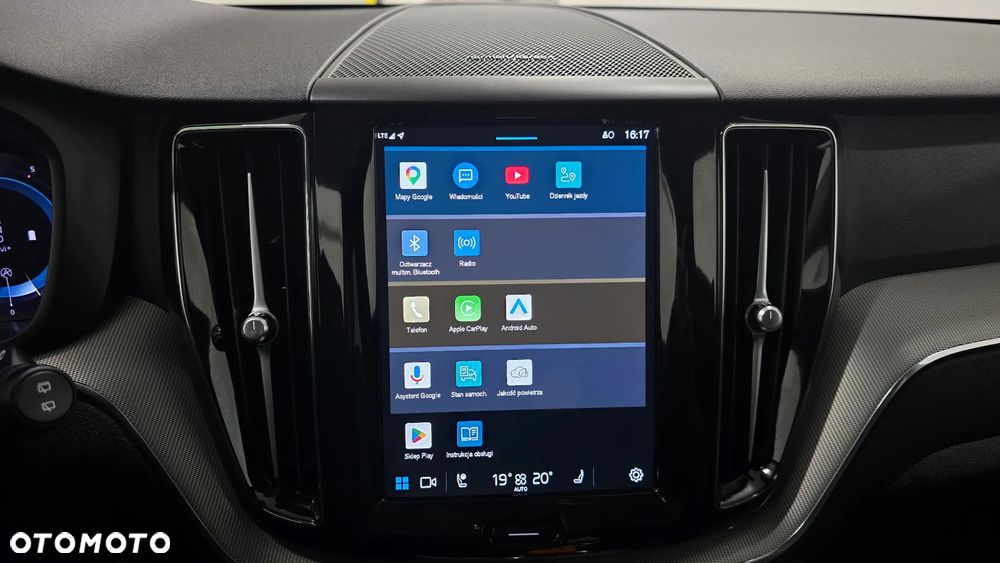 Volvo XC 60 B4 D Plus Dark - 31
