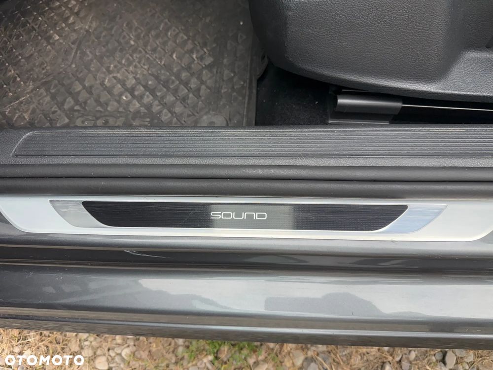 Volkswagen Golf 2.0 TDI DSG Sound - 25