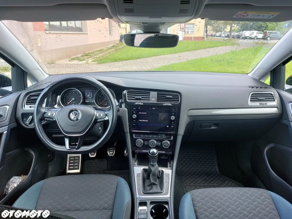 Volkswagen Golf - 12