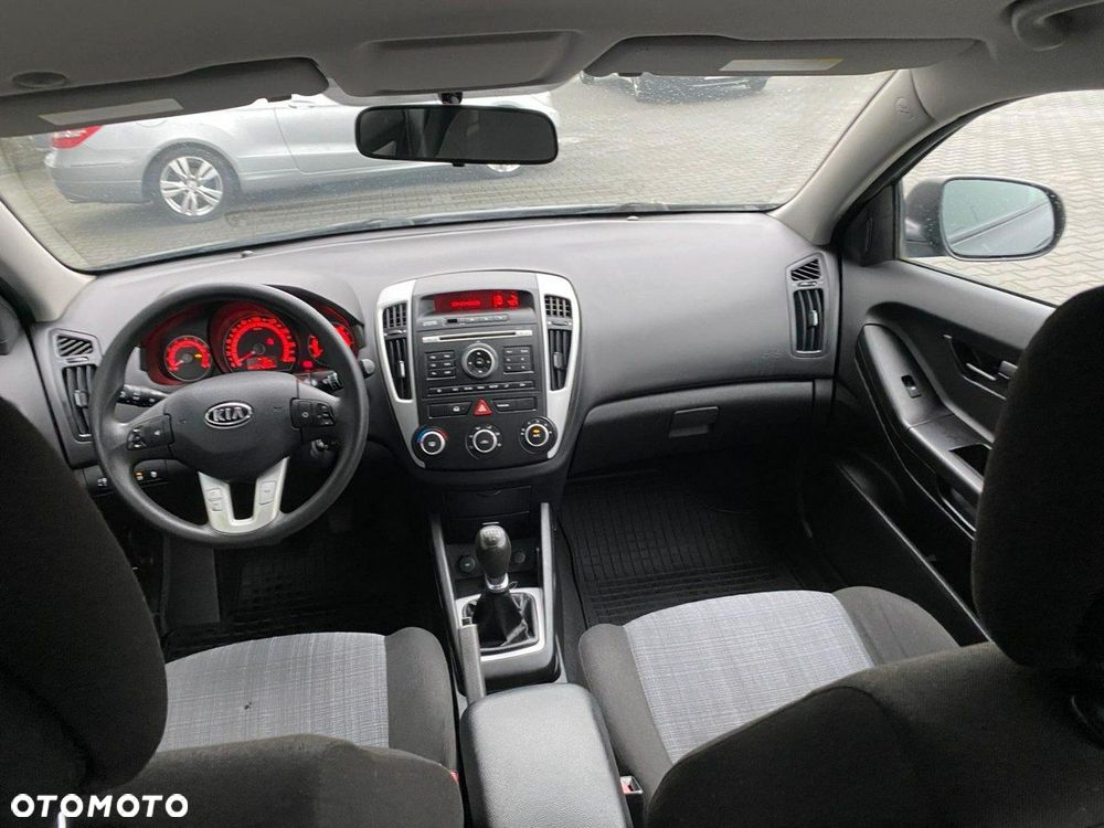 Kia ProCeed - 10