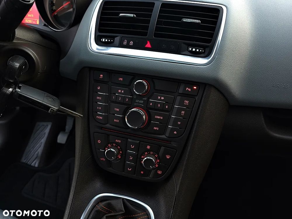 Opel Meriva 1.4 T Cosmo - 28