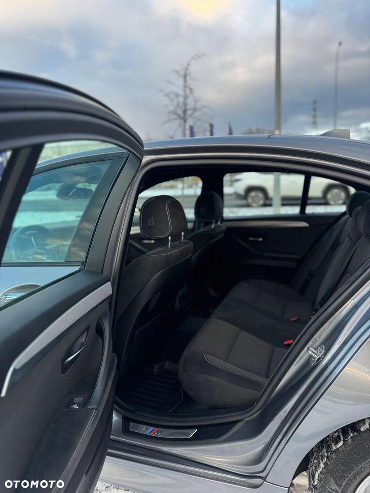 BMW Seria 5 528i xDrive - 27