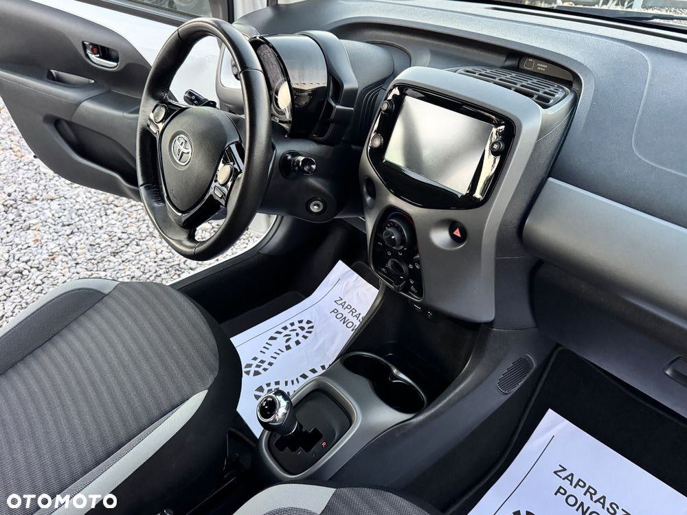Toyota Aygo x.shift x-play connect - 24
