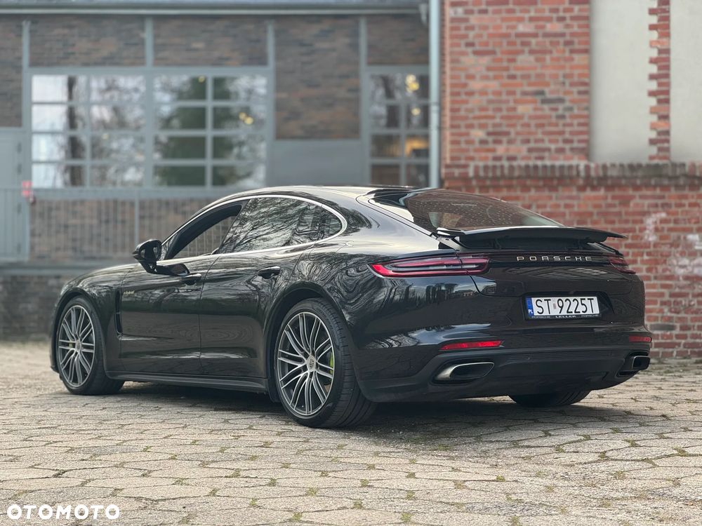 Porsche Panamera 4 E-Hybrid - 5