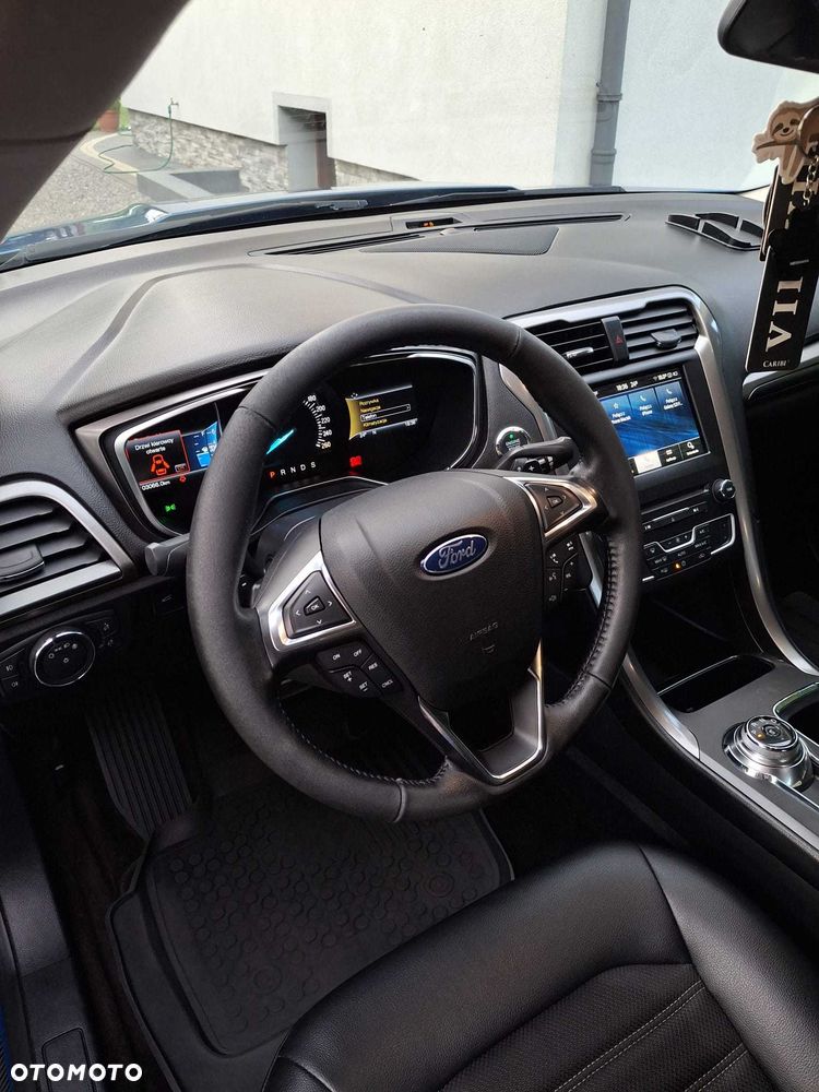 Ford Fusion - 7