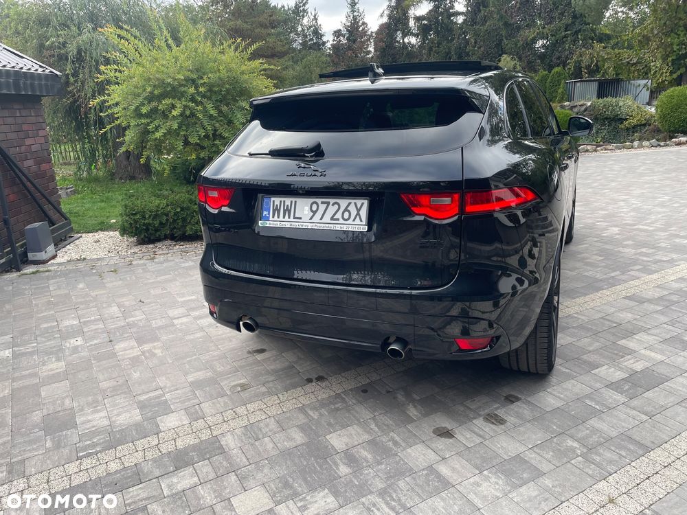 Jaguar F-Pace 2.0 i4P AWD R-Sport - 2