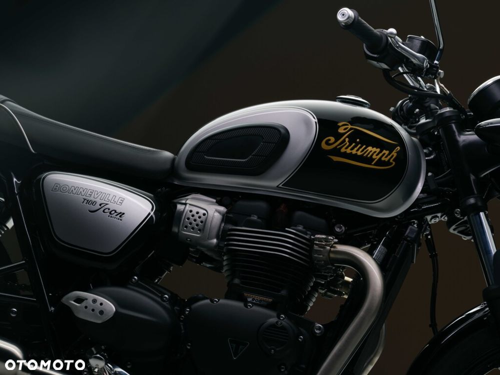 Triumph Bonneville - 3