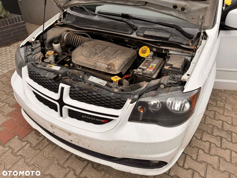Dodge Grand Caravan - 6